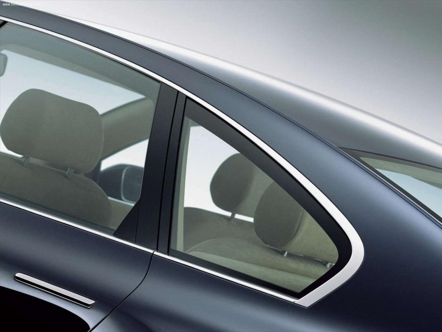  Volkswagen Concept D 1999 года  (фото 3 из 7)